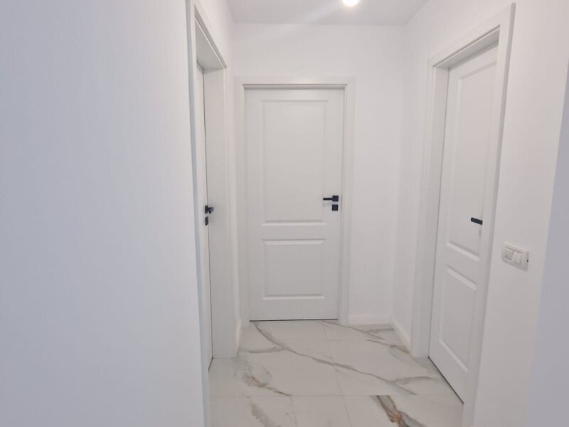 Titan, scoala 195, langa parc IOR